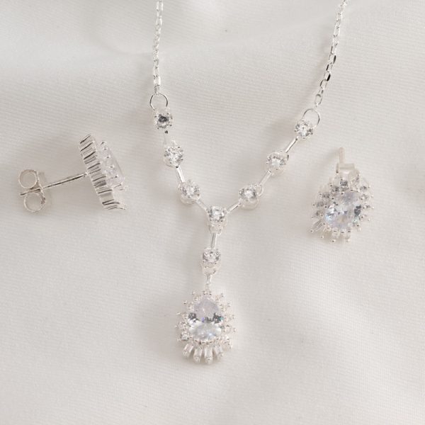 Conjunto con Cadena y Aros dije Gota Blanco