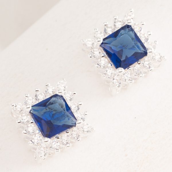 Aro Pasante Cuadrado rodeado con Piedras preciosa  Micro Cubic Engarzado