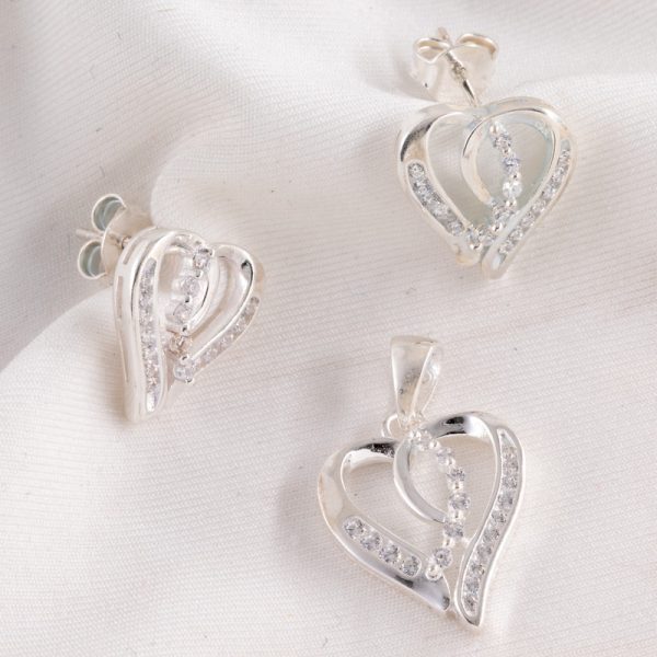 Conjunto Sin Cadena de Corazón Cubics Engarzado