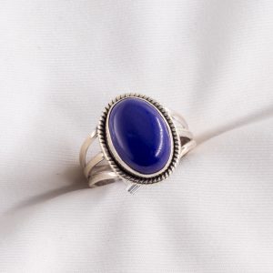 Anillo Con Piedra Azul Ovalada