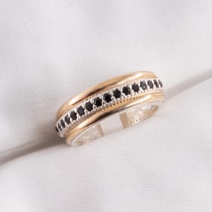 Anillo Plata y Oro Moderno Con Cubic Negro