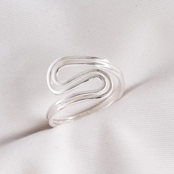 Anillo Ondulado en Lineas